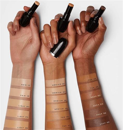 marc jacobs beauty accomplice concealer.